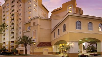 The Point Hotel & Suites