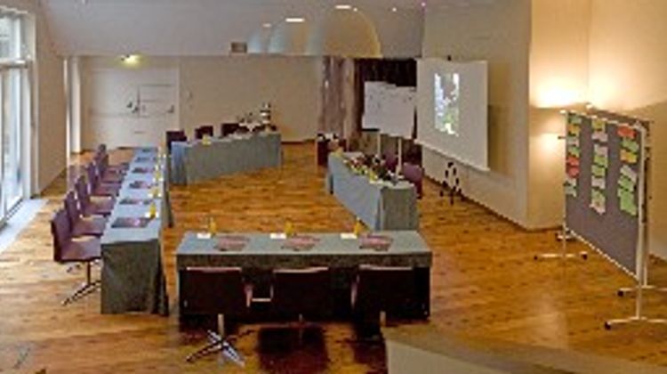 Pakat Suites Meeting
