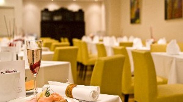 Pakat Suites Restaurant
