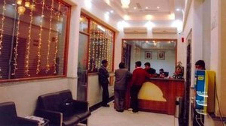 Hotel Tara Palace Lobby
