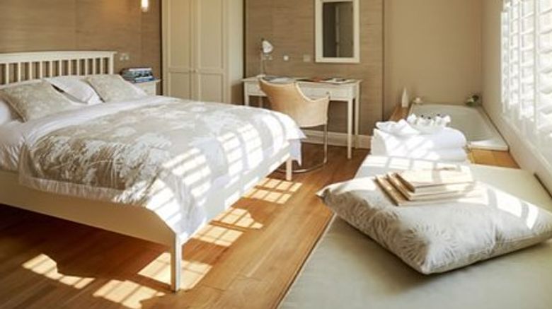 <b>Holm House Room</b>