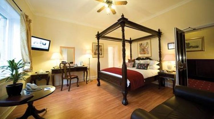 The Broadfield Park Hotel Suite