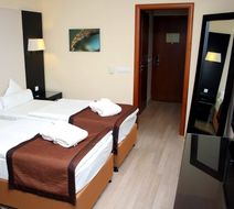 Lion's Garden Hotel Budapest Room