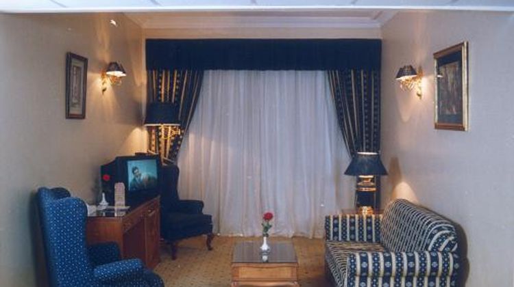Om Kolthoom Hotel & Tower Room
