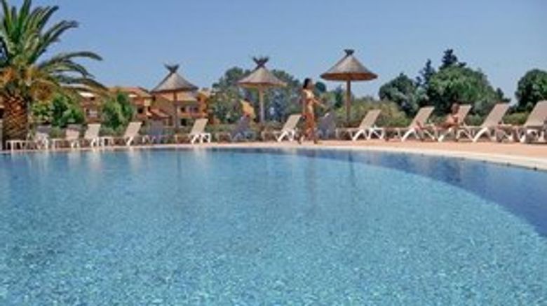 <b>Le Mas d'Huston Spa and Golf Pool</b> <b>Le Mas d'Huston Spa and Golf Pool</b>