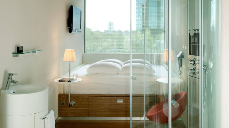 <b>citizenM Amsterdam South Room</b>