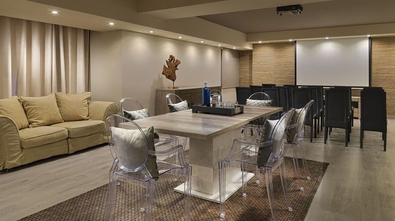 <b>Royal Garden Villas & Spa Meeting</b> <b>Royal Garden Villas & Spa Meeting</b>