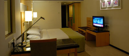 Peninsula Grand Hotel Room