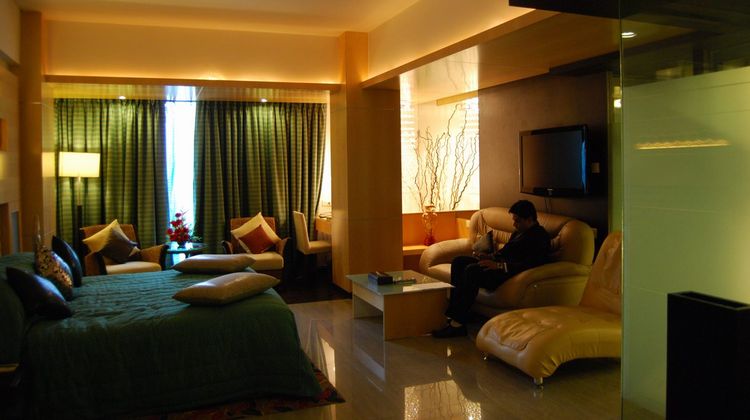 Peninsula Grand Hotel Suite
