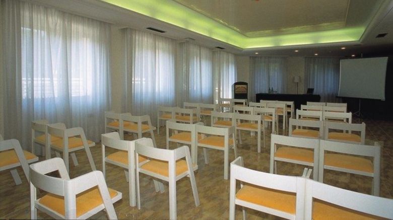 <b>Olympia Hotel Meeting</b>