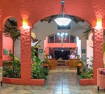 Mountain Paradise Hotel Lobby