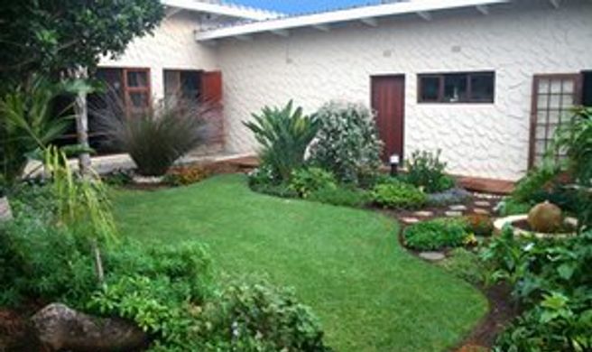 Avenues Guesthouse Exterior