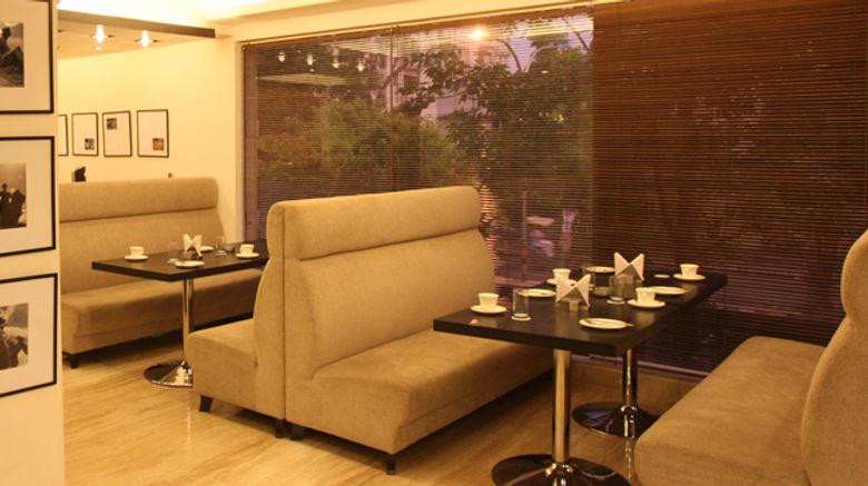 <b>Emblem Hotel New Delhi Restaurant</b>