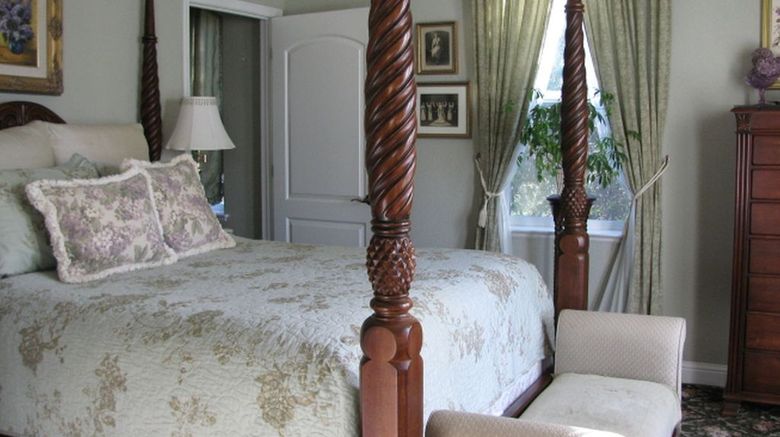 <b>Yosemite Rose B&B  Cottage Room</b>