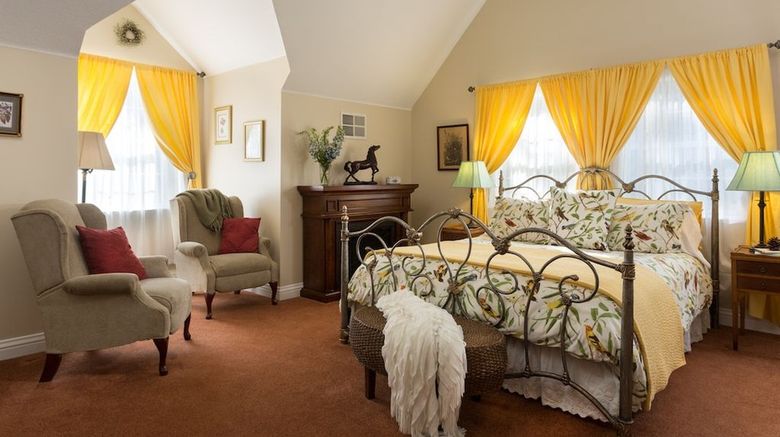 <b>The Blackberry Inn Bed and Breakfast Room</b>