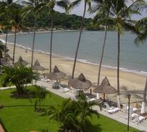 Costa Alegre Hotel & Suites Beach