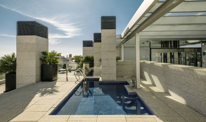 Suites Avenue Exterior