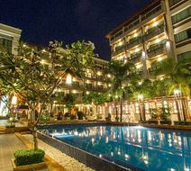 Royal Empire Hotel Pool
