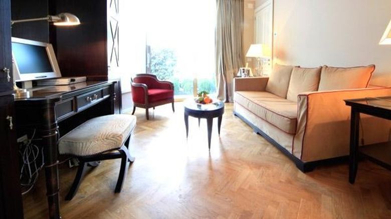 <b>Riviera Golf Resort Suite</b>