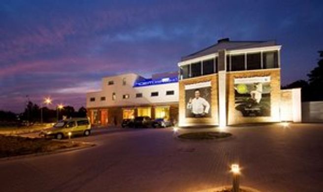 Design Hotel Noem Arch Exterior