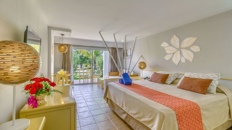 <b>Memories Caribe Beach Resort Suite</b> <b>Memories Caribe Beach Resort Suite</b>