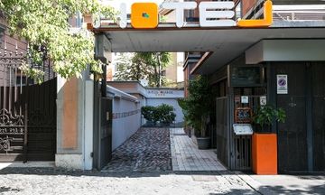 Orange Hotel