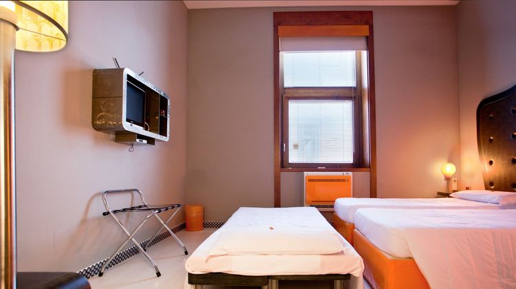 Orange Hotel Suite
