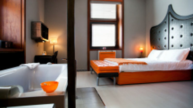Orange Hotel Suite