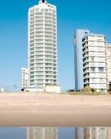 Pacific Views Resort on Main Beach