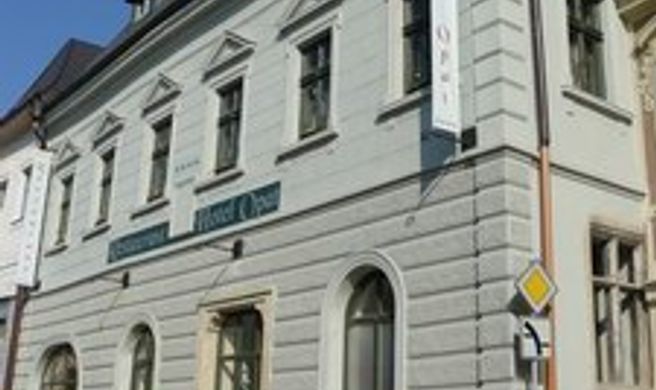 Hotel Opat Exterior