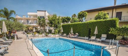 Hotel Villa Daphne Pool