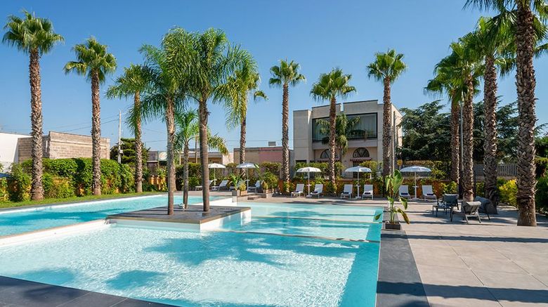 <b>Sanlu Hotel Pool</b>
