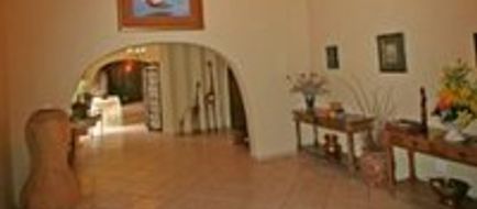 Tladi Lodge Guesthouse Lobby
