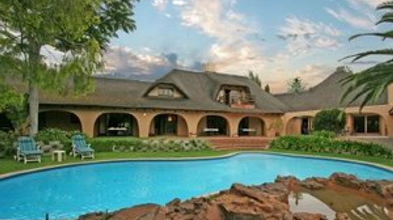 <b>Tladi Lodge Guesthouse Pool</b>