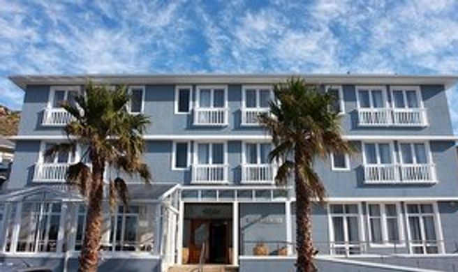 Calders Hotel & Conference Centre Exterior