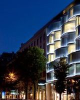Renaissance Paris Arc de Triomphe Hotel
