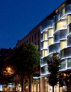 Renaissance Paris Arc de Triomphe Hotel