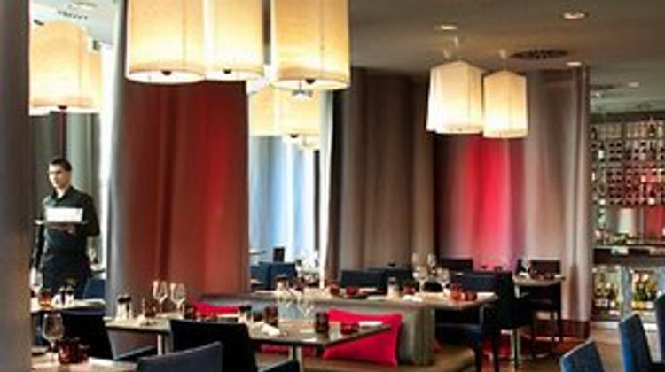 Renaissance Paris Arc de Triomphe Hotel Restaurant