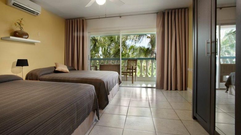<b>Paradera Park Room</b>