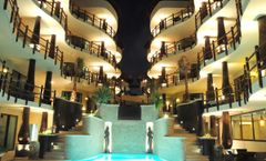 El Taj Oceanfront & Beachside Condo