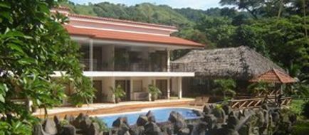 Hotel Pumilio Exterior