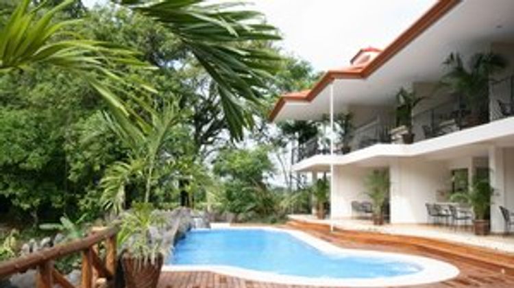 Hotel Pumilio Pool