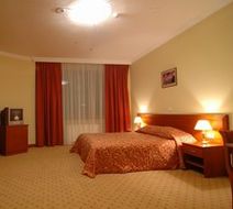 Avalon Hotel Room