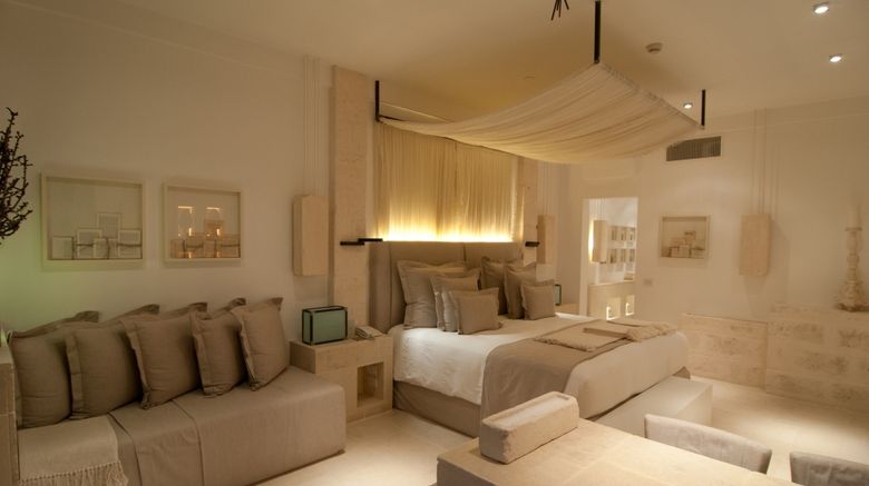 <b>Borgo Egnazia Room</b>