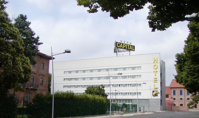 Hotel Capital Exterior