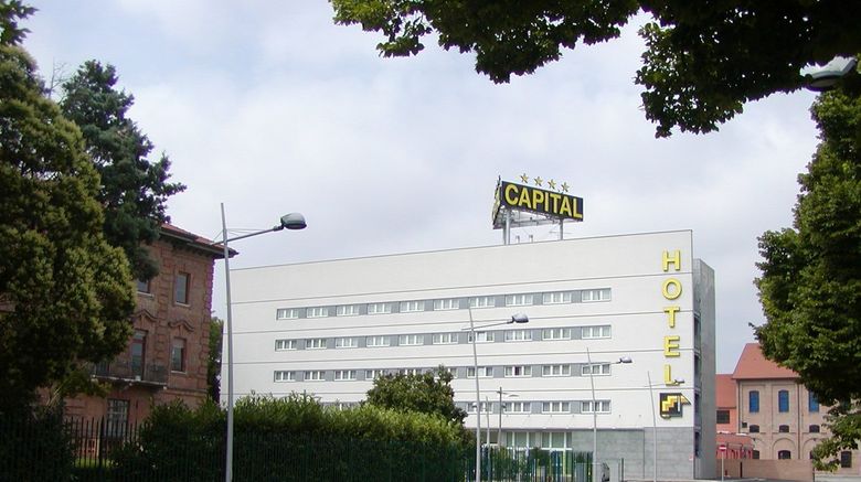 Hotel Capital Exterior