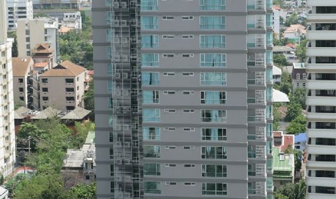 Adelphi Grande Bangkok Exterior