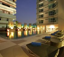 Adelphi Grande Bangkok Pool