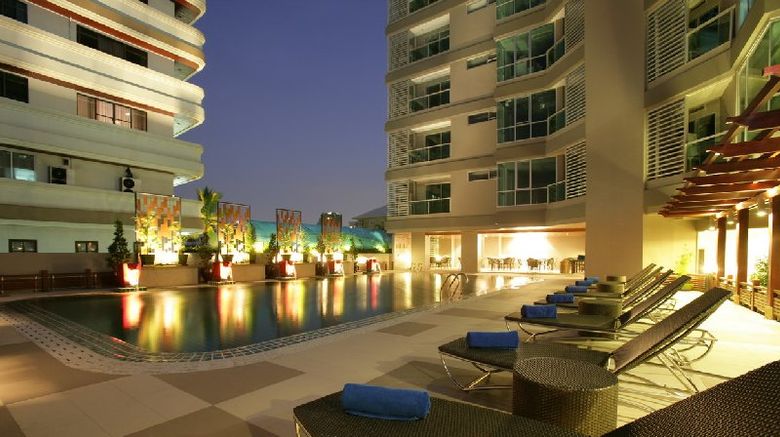 <b>Adelphi Grande Bangkok Pool</b>