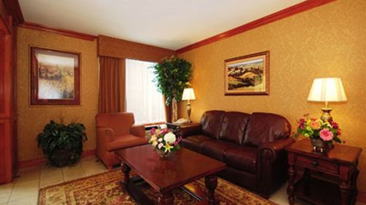 Studio 6 Suites Tupelo Lobby